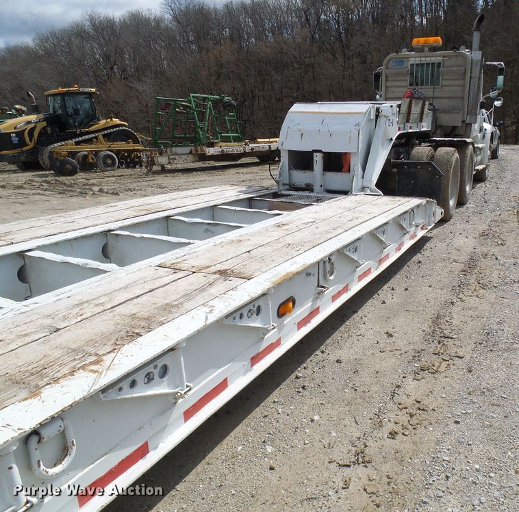 image for item DL0928 2000 Talbert TDW35SAHRG1T1 lowboy equipment trailer