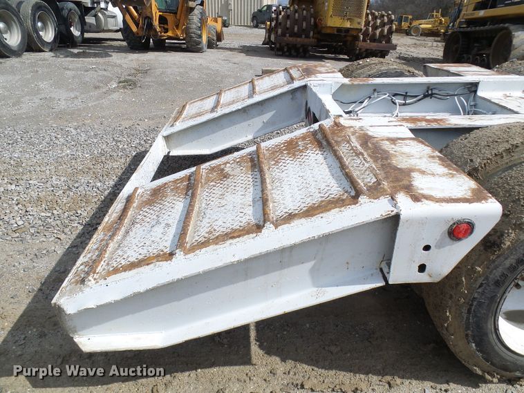 image for item DL0928 2000 Talbert TDW35SAHRG1T1 lowboy equipment trailer