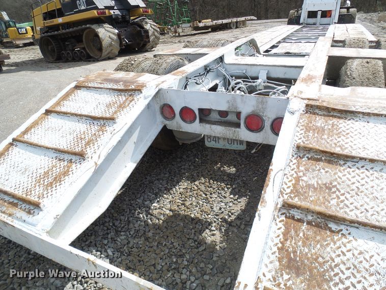 image for item DL0928 2000 Talbert TDW35SAHRG1T1 lowboy equipment trailer