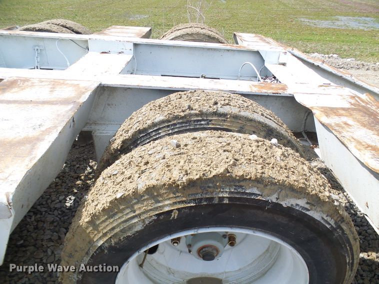 image for item DL0928 2000 Talbert TDW35SAHRG1T1 lowboy equipment trailer