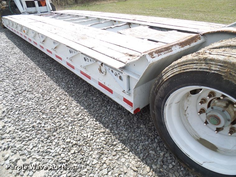 image for item DL0928 2000 Talbert TDW35SAHRG1T1 lowboy equipment trailer