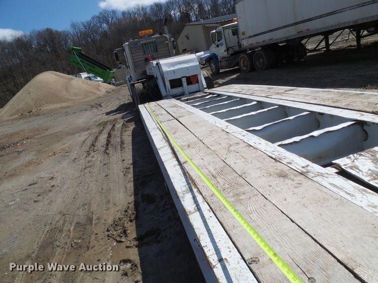 image for item DL0928 2000 Talbert TDW35SAHRG1T1 lowboy equipment trailer