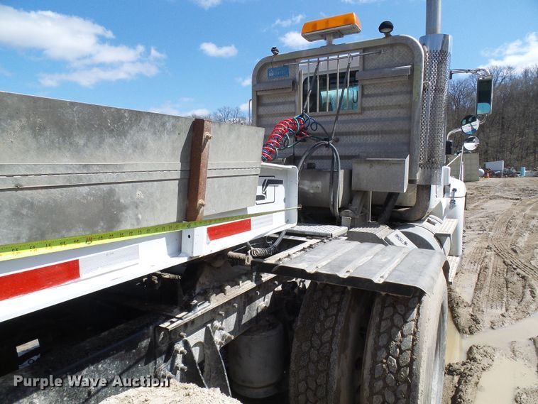 image for item DL0928 2000 Talbert TDW35SAHRG1T1 lowboy equipment trailer