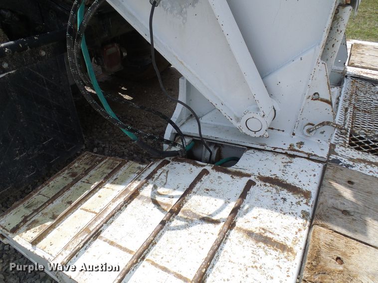 image for item DL0928 2000 Talbert TDW35SAHRG1T1 lowboy equipment trailer