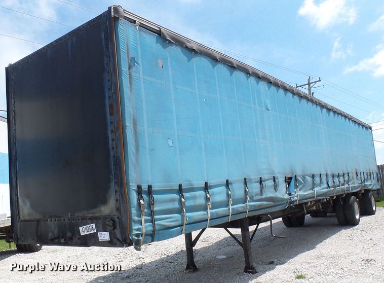 image for item DL0975 1999 Wilson CF900  side curtain trailer