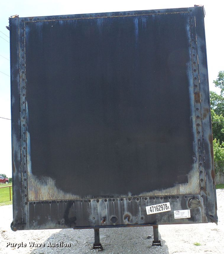 image for item DL0975 1999 Wilson CF900  side curtain trailer