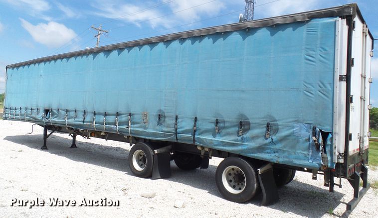 image for item DL0975 1999 Wilson CF900  side curtain trailer