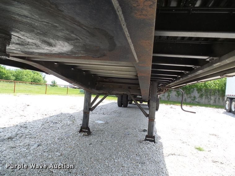 image for item DL0975 1999 Wilson CF900  side curtain trailer