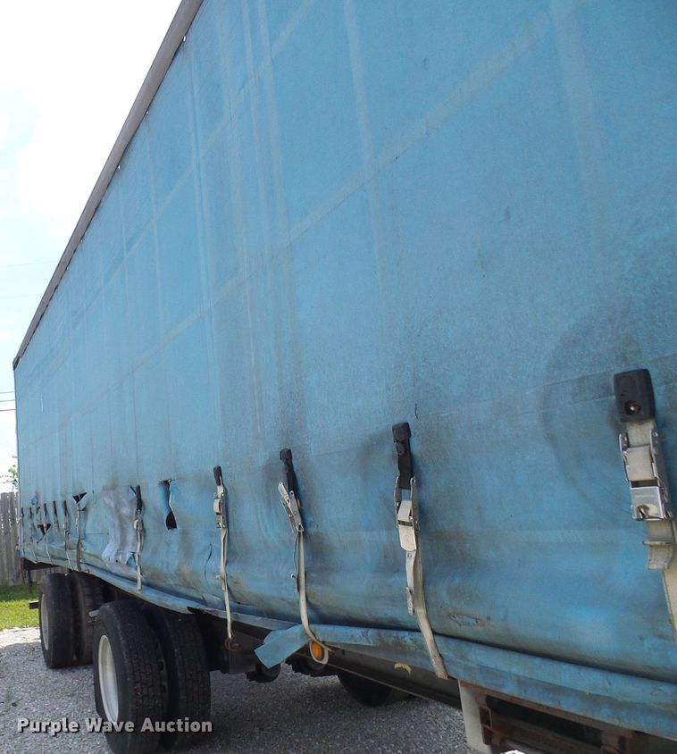 image for item DL0975 1999 Wilson CF900  side curtain trailer