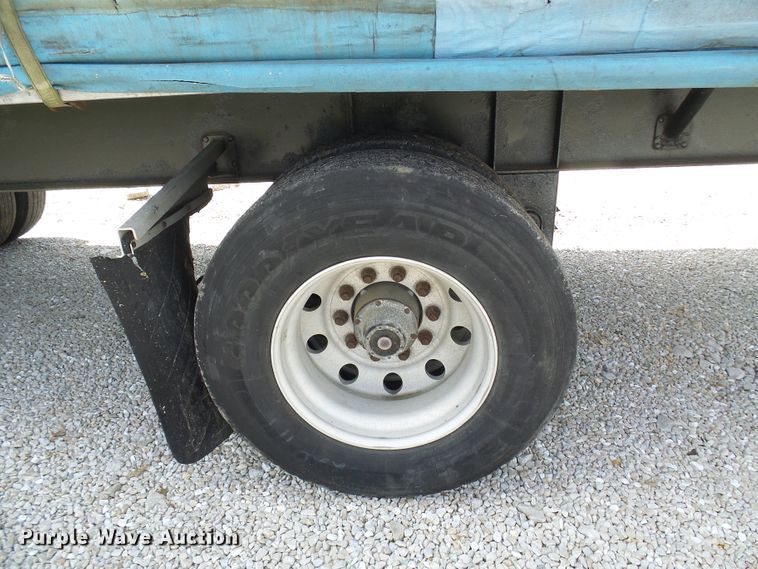 image for item DL0975 1999 Wilson CF900  side curtain trailer