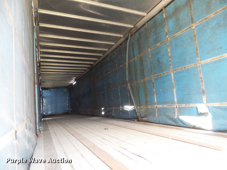 image for item DL0975 1999 Wilson CF900  side curtain trailer