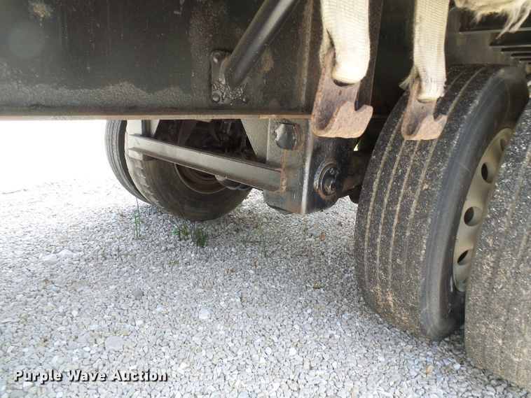 image for item DL0975 1999 Wilson CF900  side curtain trailer