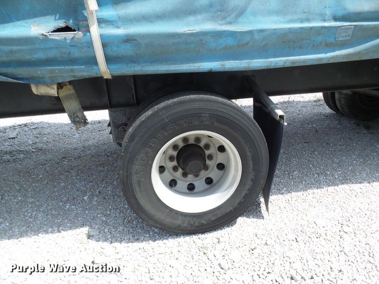 image for item DL0975 1999 Wilson CF900  side curtain trailer