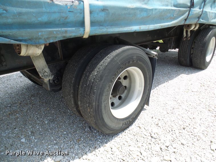 image for item DL0975 1999 Wilson CF900  side curtain trailer