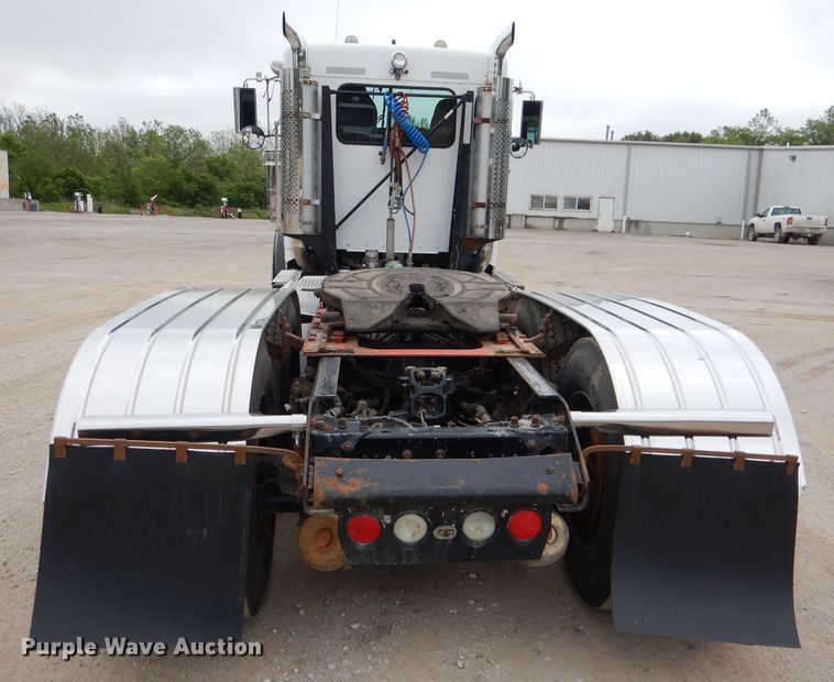 image for item DL8842 2006 Kenworth W900  semi truck