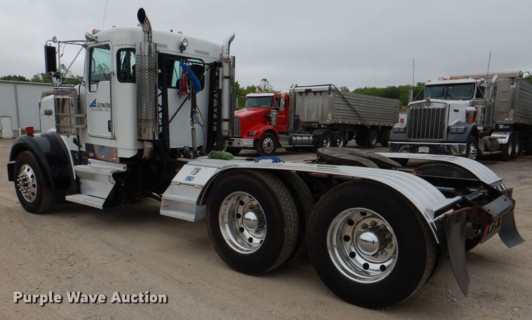 image for item DL8842 2006 Kenworth W900  semi truck
