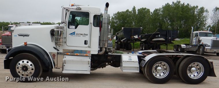 image for item DL8842 2006 Kenworth W900  semi truck
