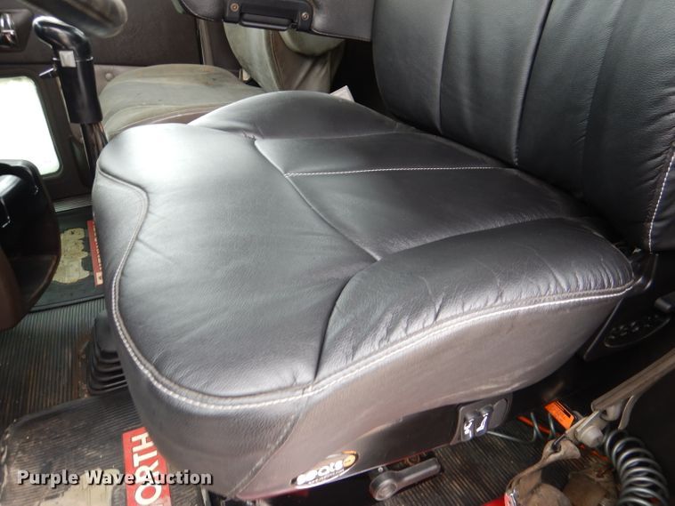 image for item DL8842 2006 Kenworth W900  semi truck