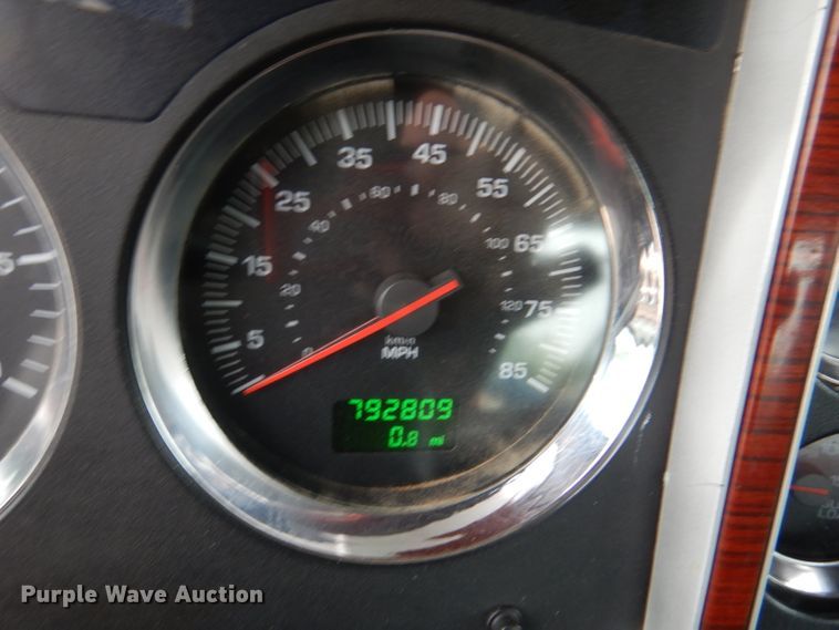 image for item DL8842 2006 Kenworth W900  semi truck