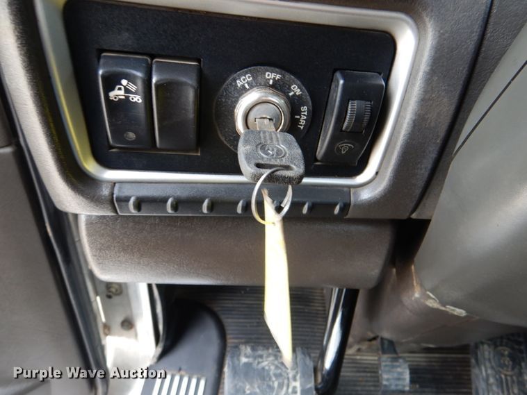 image for item DL8842 2006 Kenworth W900  semi truck