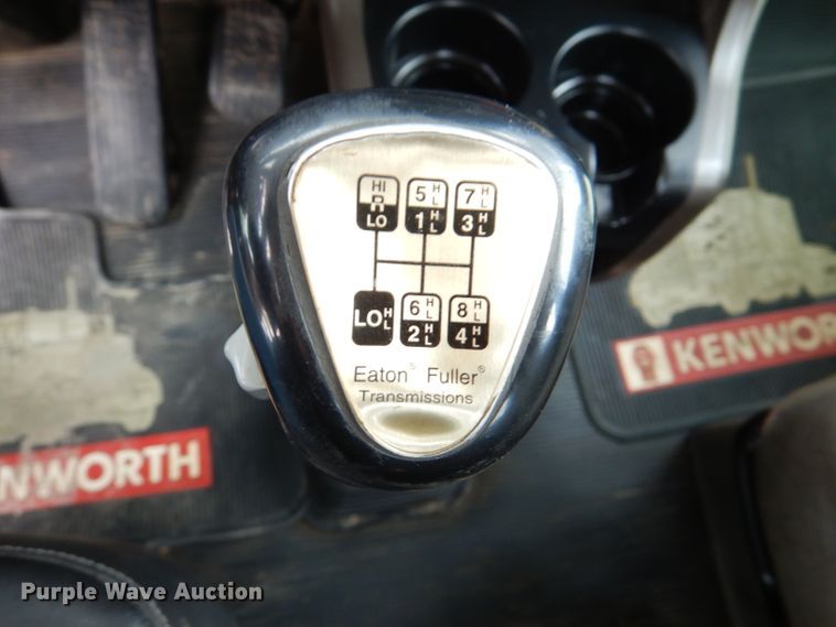 image for item DL8842 2006 Kenworth W900  semi truck