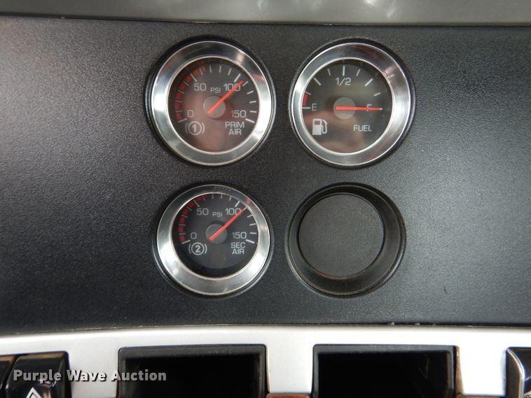 image for item DL8842 2006 Kenworth W900  semi truck