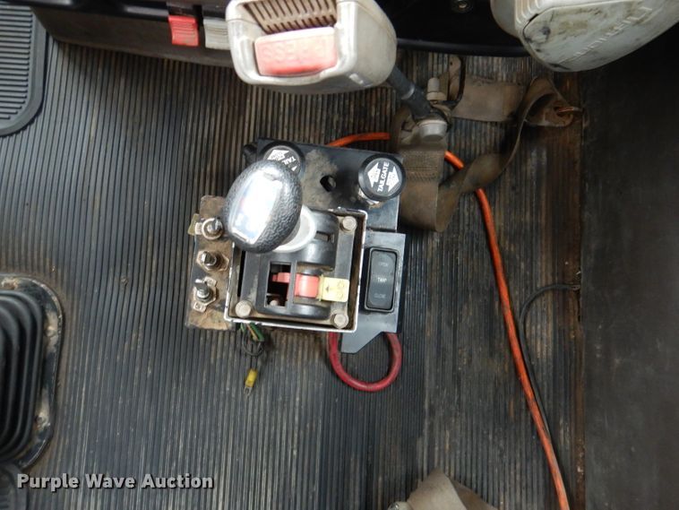 image for item DL8842 2006 Kenworth W900  semi truck