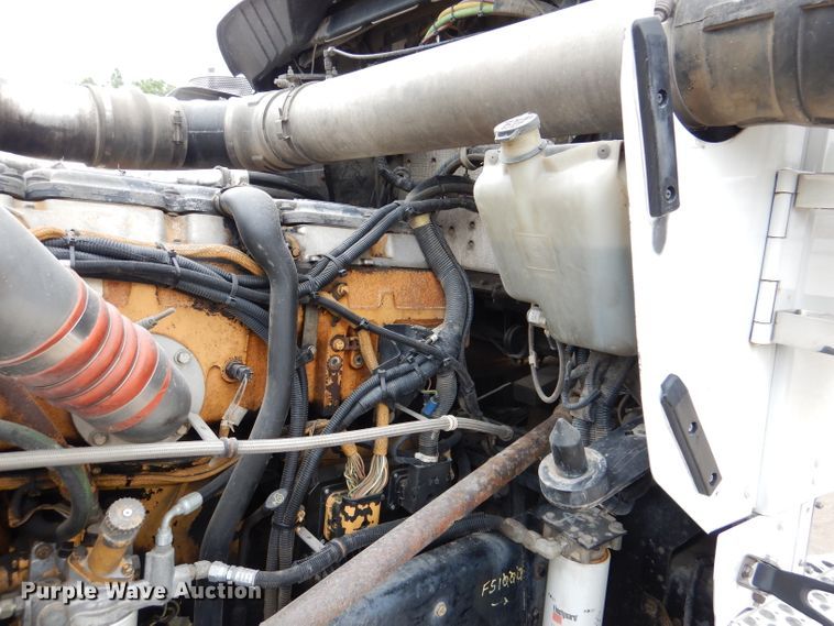 image for item DL8842 2006 Kenworth W900  semi truck