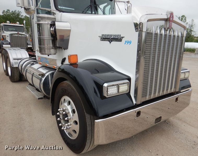 image for item DL8842 2006 Kenworth W900  semi truck