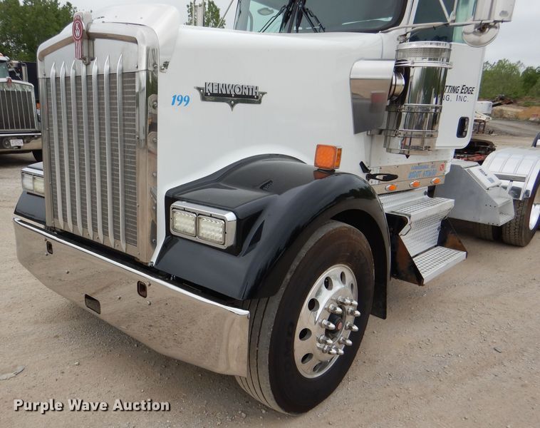 image for item DL8842 2006 Kenworth W900  semi truck