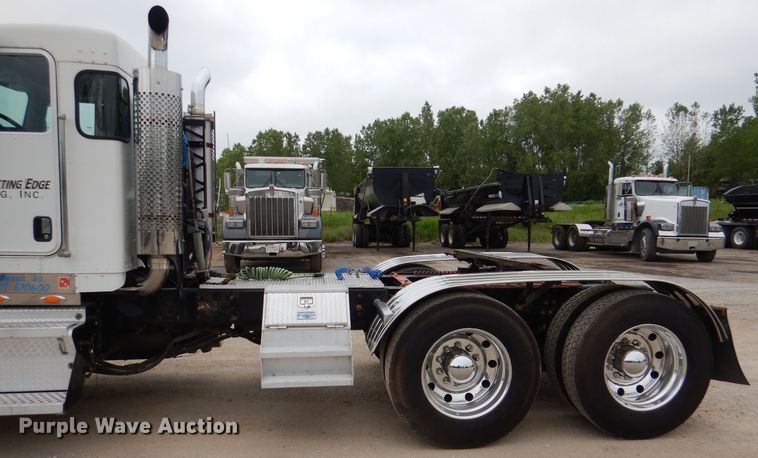 image for item DL8842 2006 Kenworth W900  semi truck