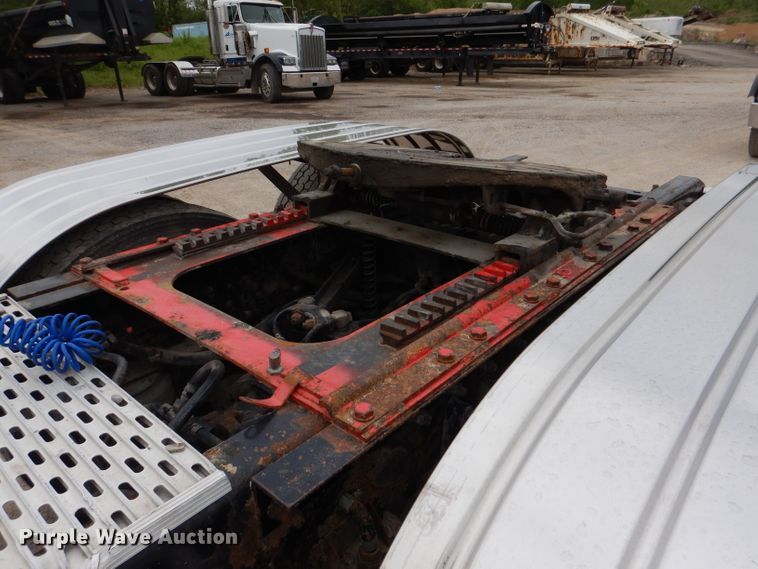 image for item DL8842 2006 Kenworth W900  semi truck