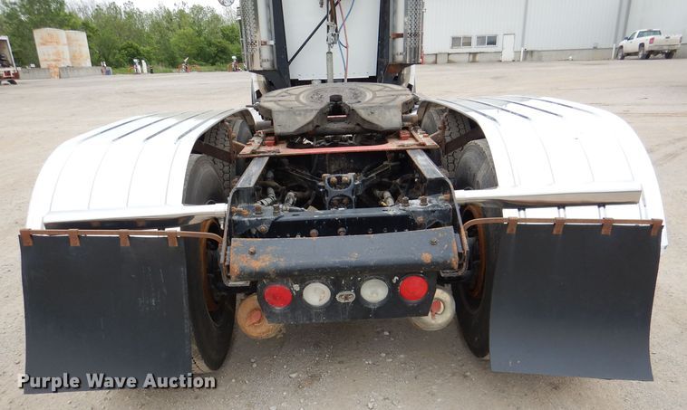 image for item DL8842 2006 Kenworth W900  semi truck