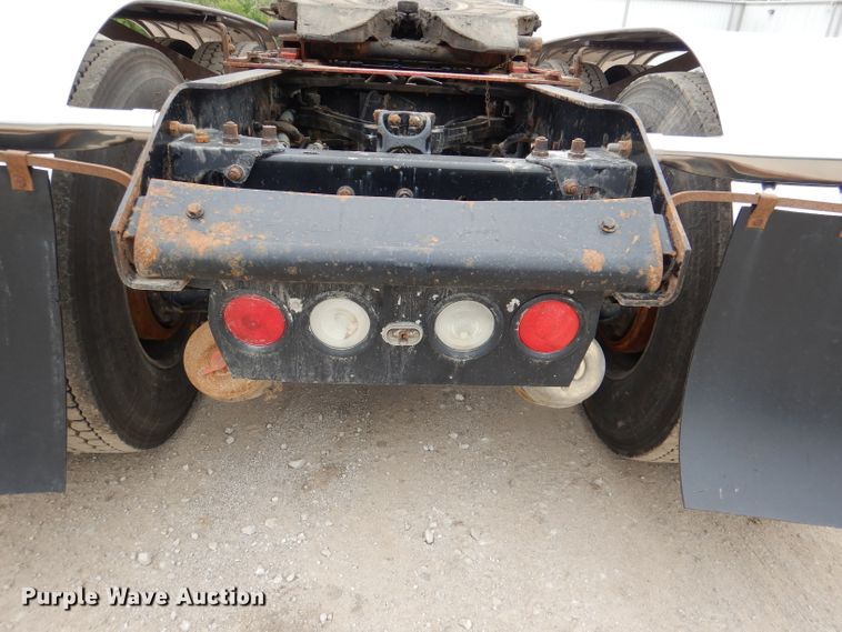 image for item DL8842 2006 Kenworth W900  semi truck