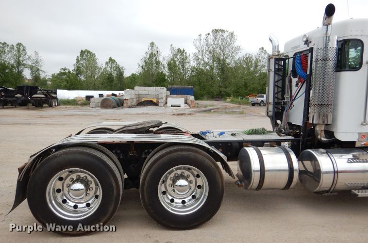 image for item DL8842 2006 Kenworth W900  semi truck