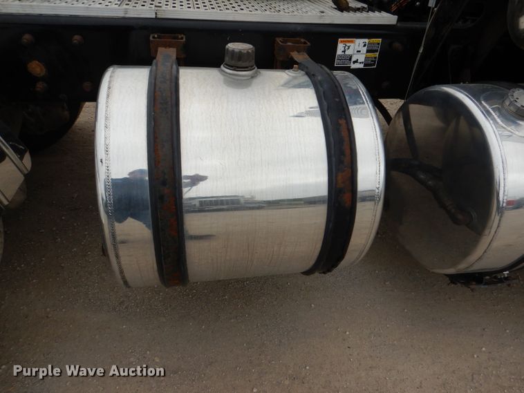 image for item DL8842 2006 Kenworth W900  semi truck