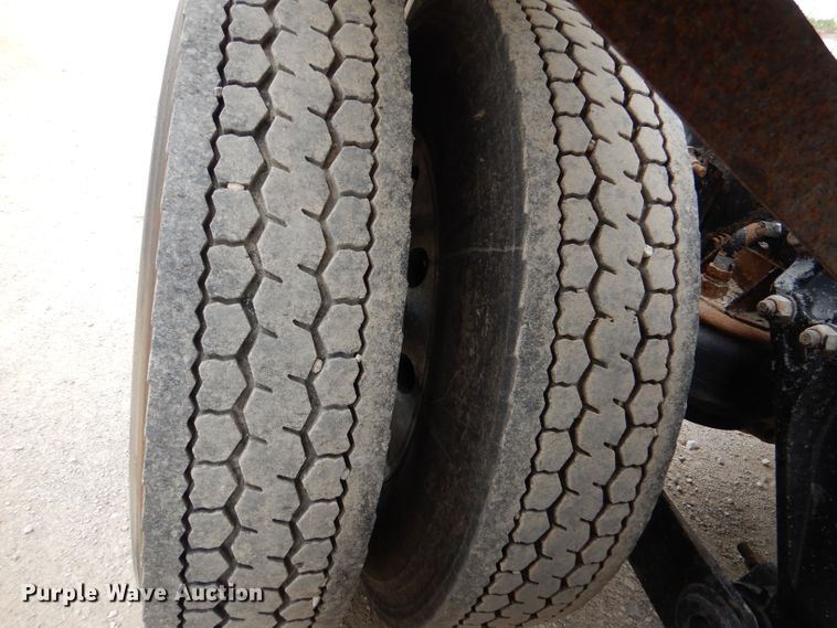 image for item DL8842 2006 Kenworth W900  semi truck