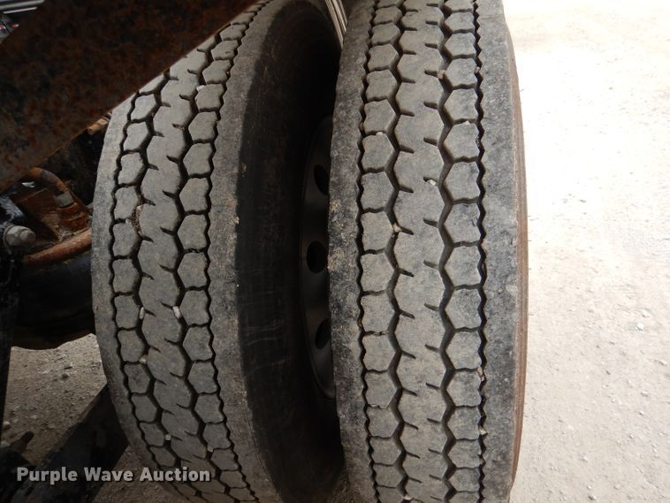 image for item DL8842 2006 Kenworth W900  semi truck