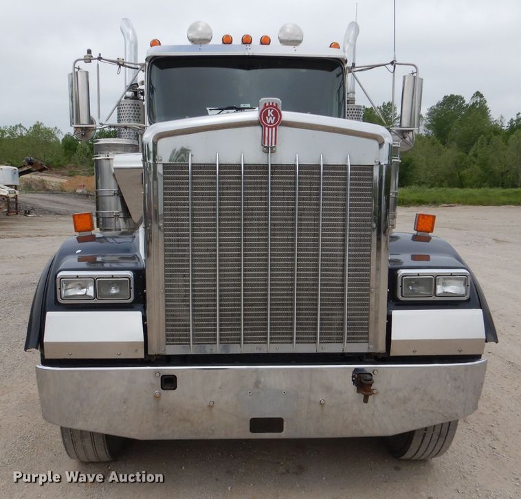 image for item DL8843 2005 Kenworth W900  semi truck