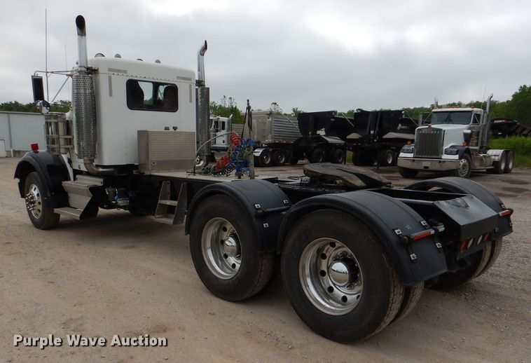 image for item DL8843 2005 Kenworth W900  semi truck