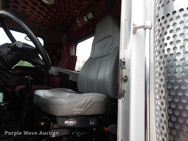 image for item DL8843 2005 Kenworth W900  semi truck