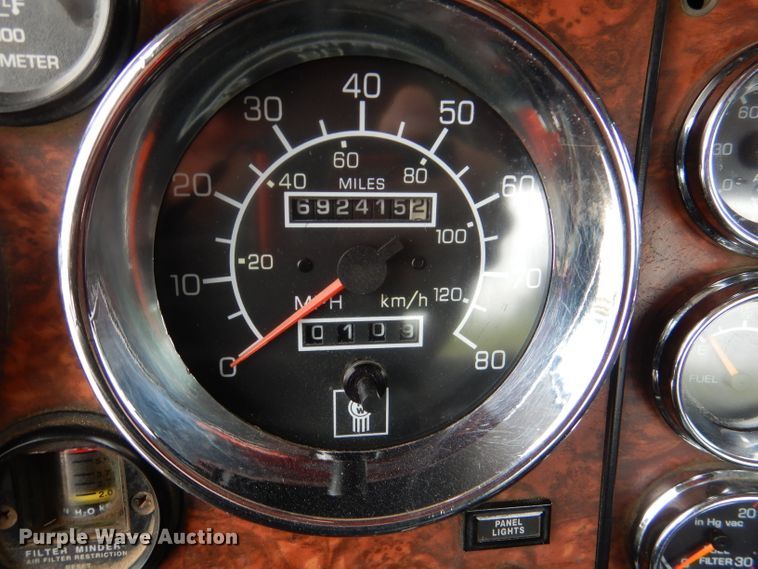 image for item DL8843 2005 Kenworth W900  semi truck