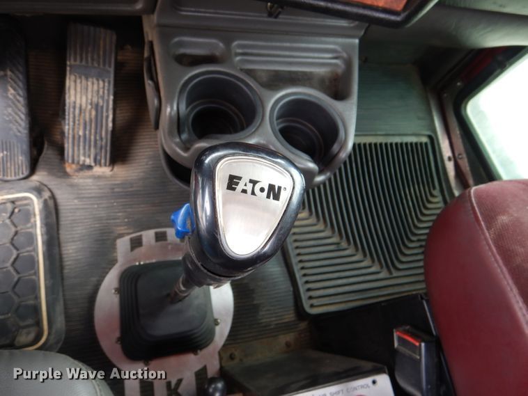 image for item DL8843 2005 Kenworth W900  semi truck