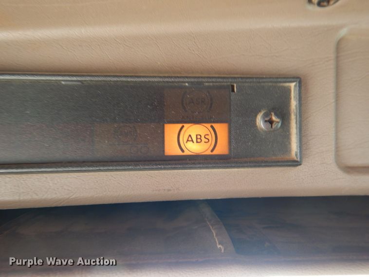 image for item DL8843 2005 Kenworth W900  semi truck