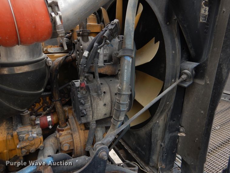 image for item DL8843 2005 Kenworth W900  semi truck