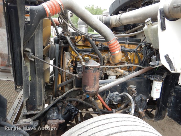 image for item DL8843 2005 Kenworth W900  semi truck