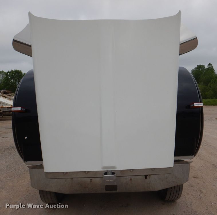 image for item DL8843 2005 Kenworth W900  semi truck