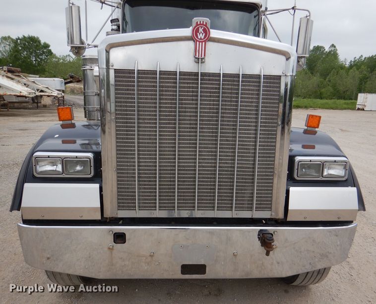 image for item DL8843 2005 Kenworth W900  semi truck