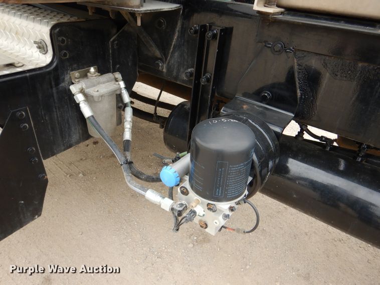 image for item DL8843 2005 Kenworth W900  semi truck