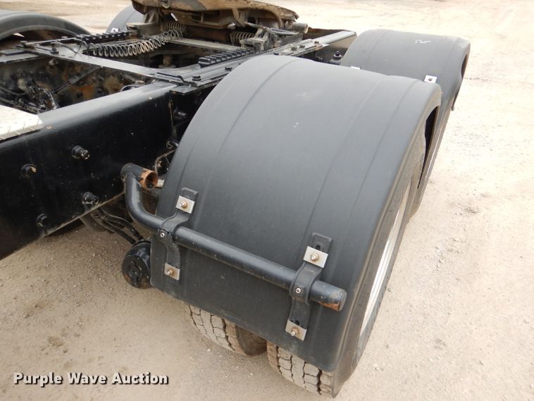 image for item DL8843 2005 Kenworth W900  semi truck